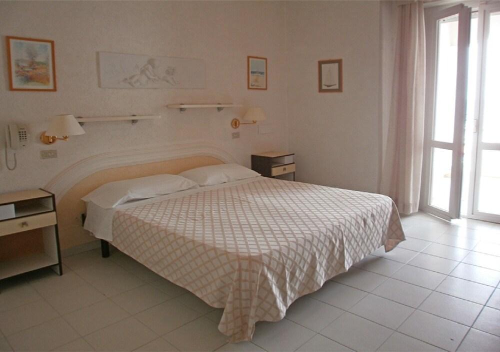 Hotel Continental Cattolica Dış mekan fotoğraf