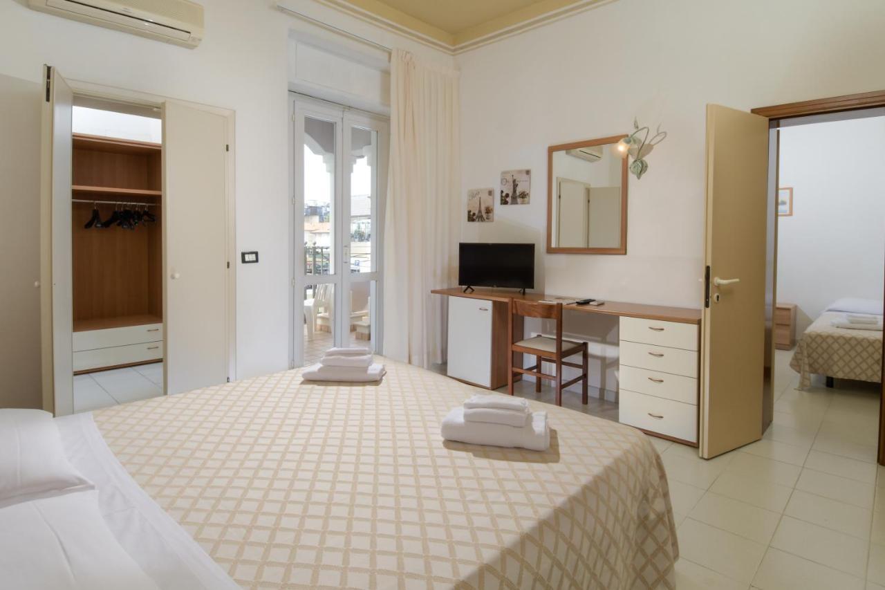 Hotel Continental Cattolica Dış mekan fotoğraf