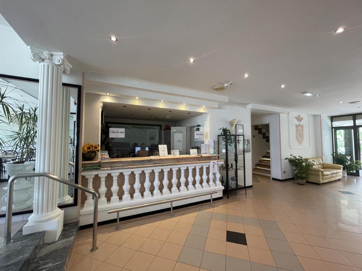 Hotel Continental Cattolica Dış mekan fotoğraf