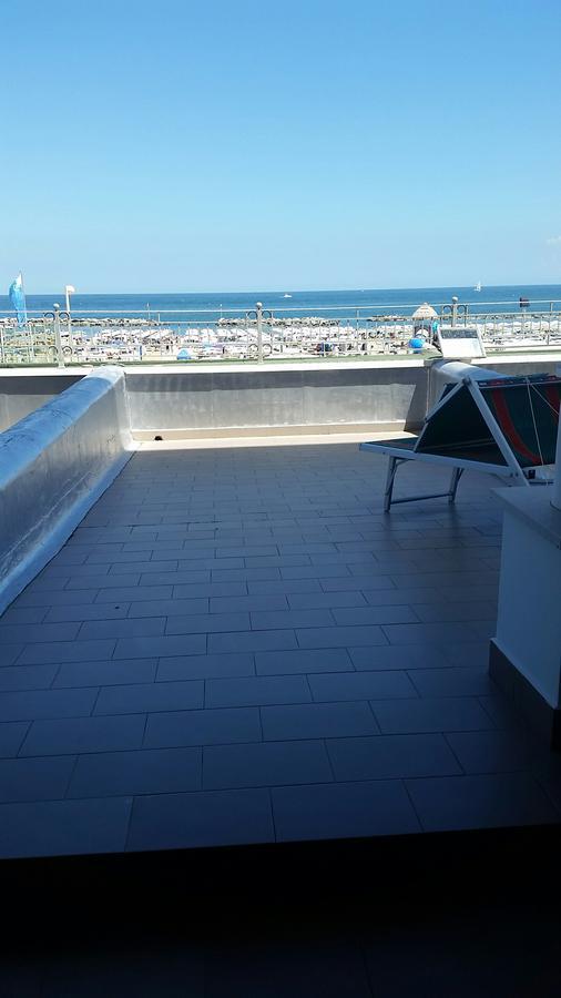 Hotel Continental Cattolica Dış mekan fotoğraf