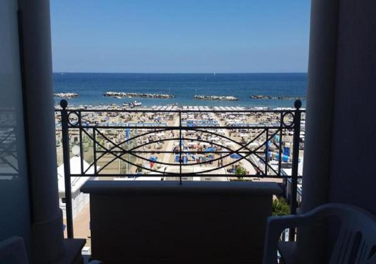Hotel Continental Cattolica Dış mekan fotoğraf