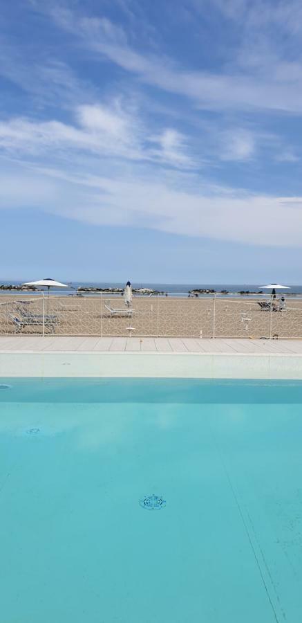 Hotel Continental Cattolica Dış mekan fotoğraf